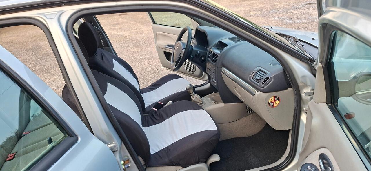 Renault Clio 1.4 16V cat 5 porte Confort Dynamique