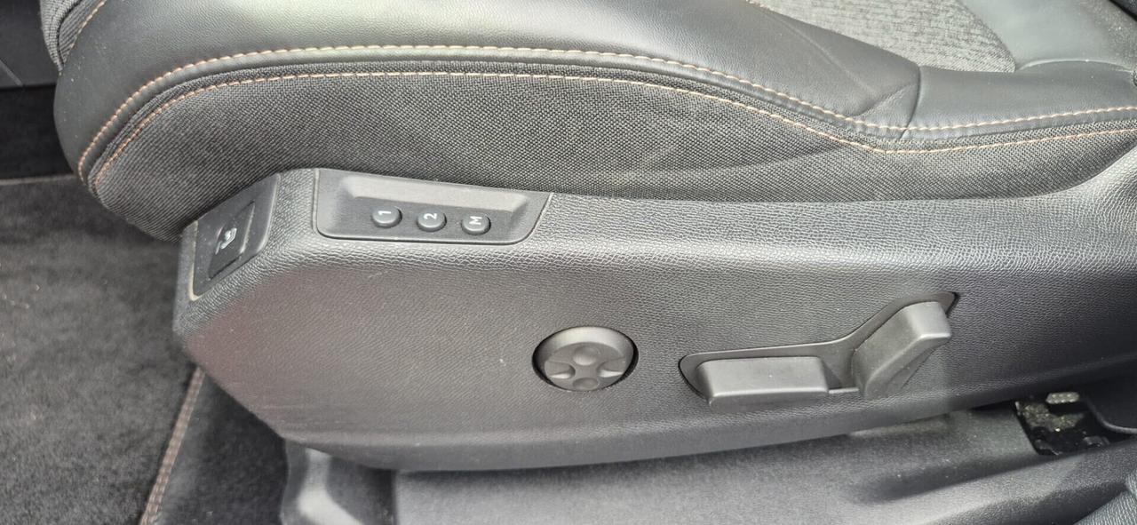 Peugeot 3008 1.6BlueHDi 120 GTLine-Garanzia 2 Anni