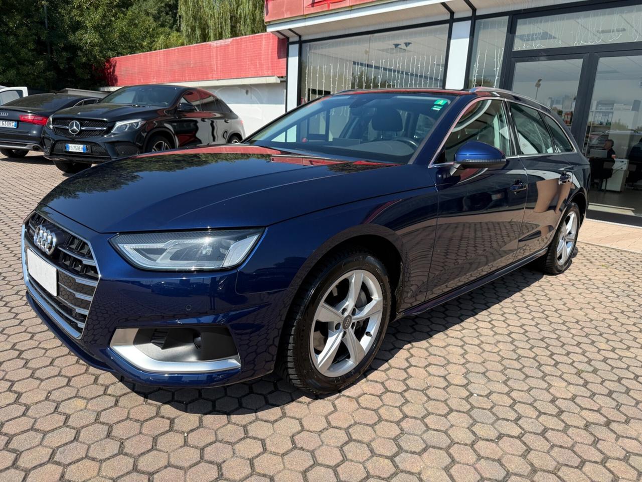 Audi A4 Avant 40 TDI quattro S tronic Business Advanced