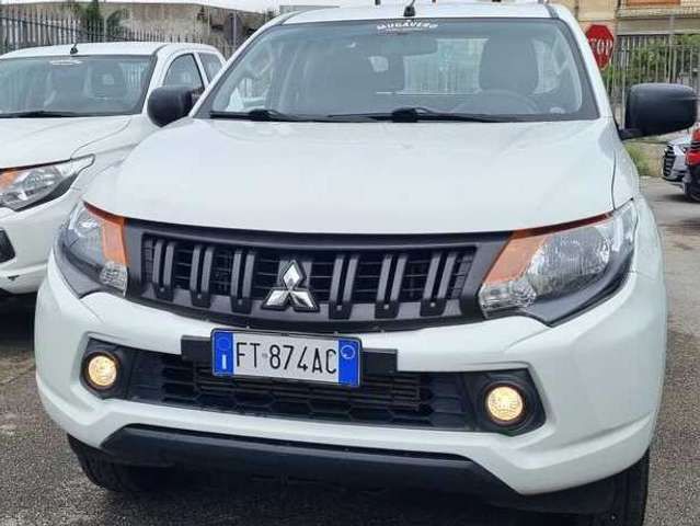 Mitsubishi L200 L200 d.cab 2.4d Invite 4wd 154cv N1 E6