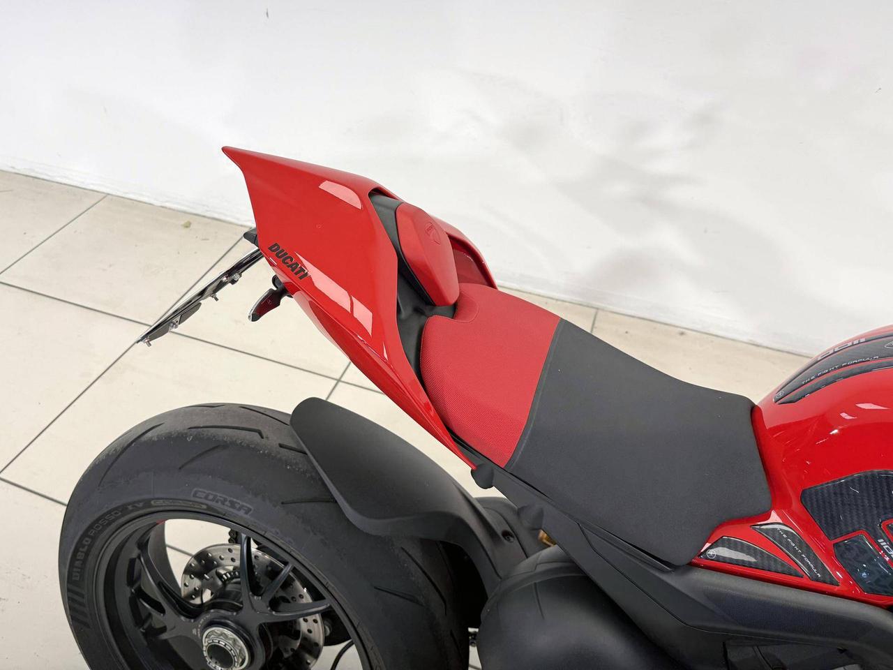 DUCATI Streetfighter V4 1100 Streetfighter V4 S Red