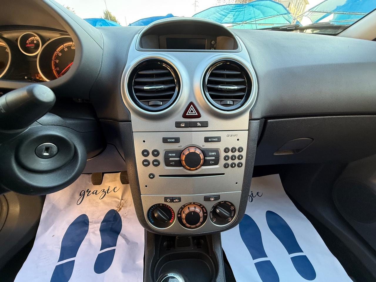 Opel Corsa 1.2 Benzina- Neopatentati