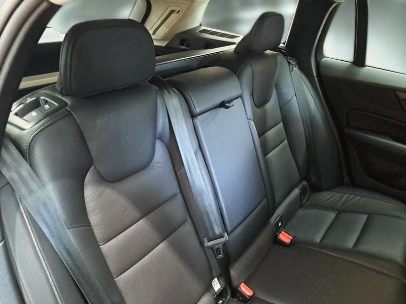 VOLVO V60 B4 D AUTOM. ESSENTIAL STATION WAGON