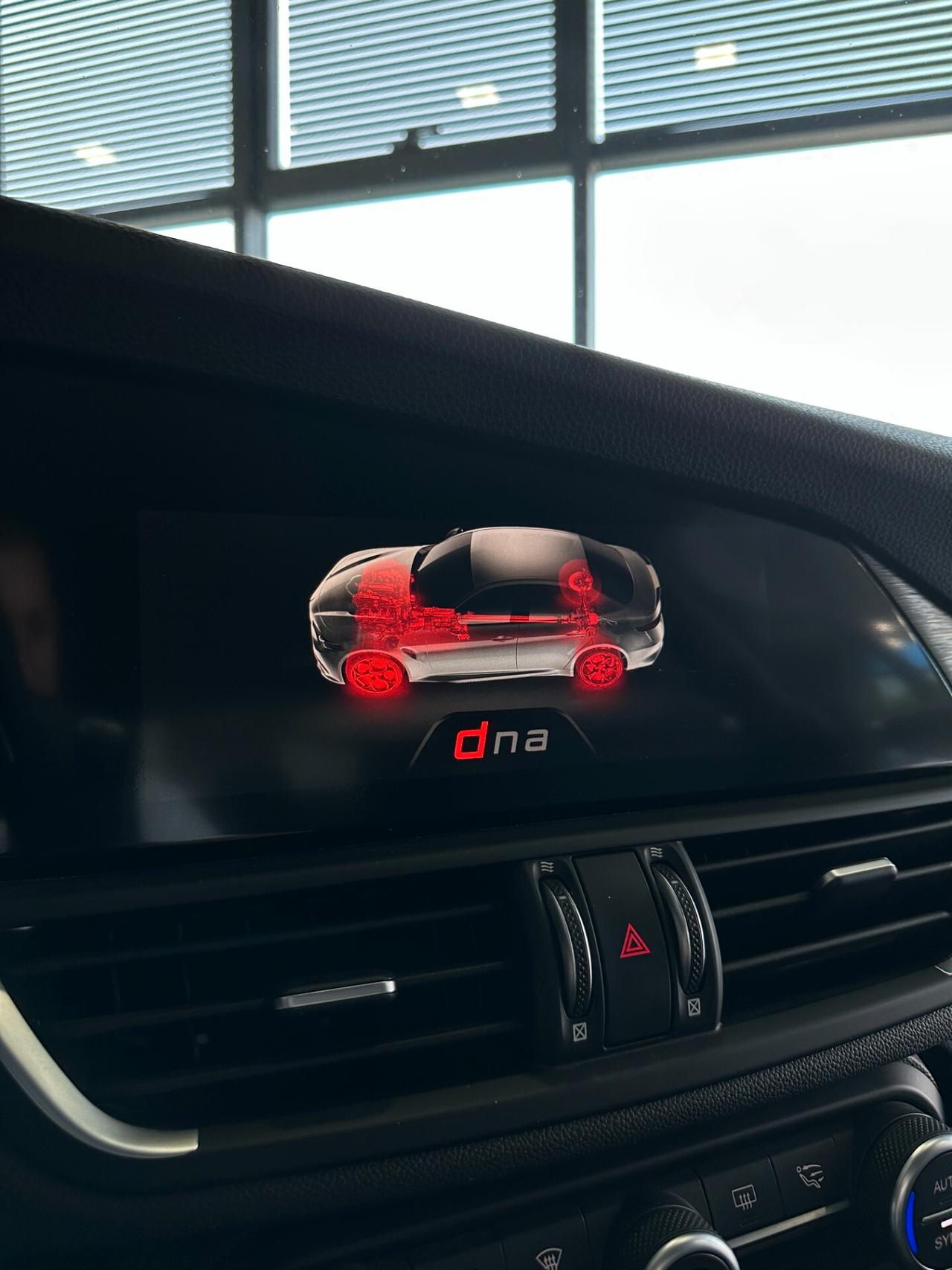 Alfa Romeo Giulia MY19 2.0 200CV AT8 Radar 1Proprietario Garanzia
