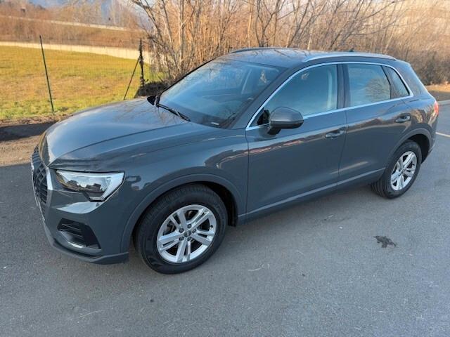 Audi Q3 35 TDI S tronic Business