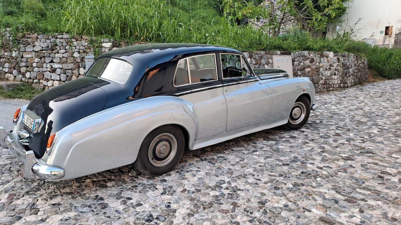 Bentley S2 RHD targhe italiane
