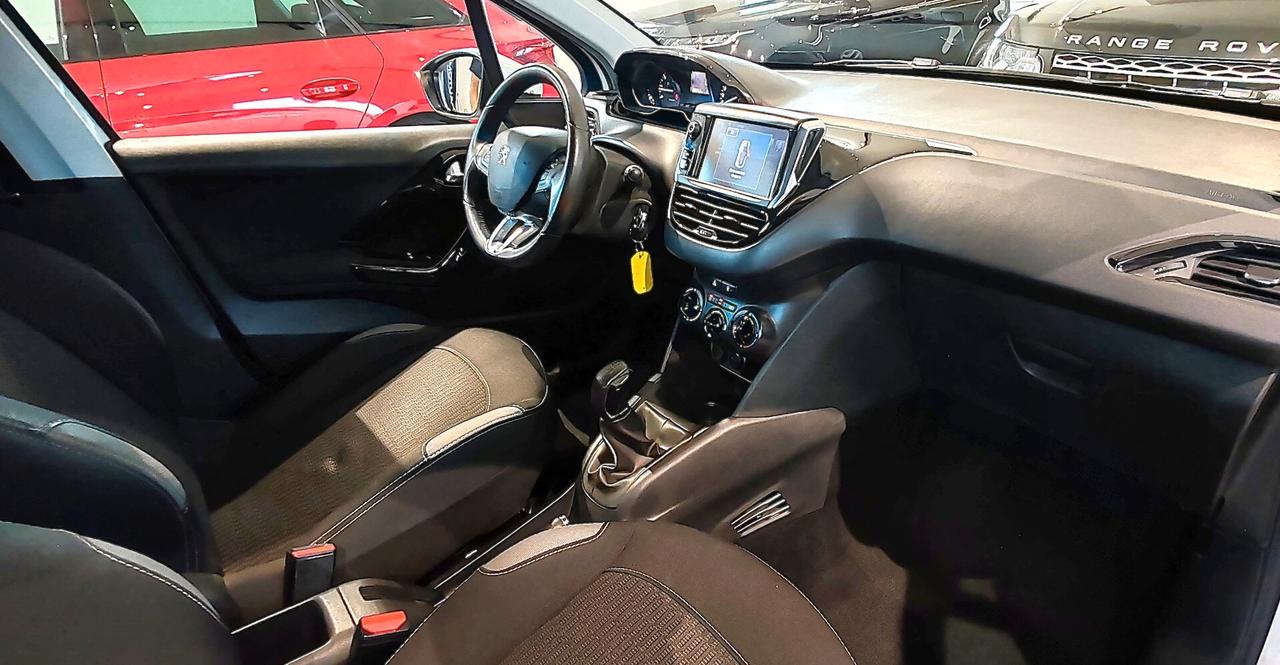 Peugeot 208 PureTech 82 5 porte Allure