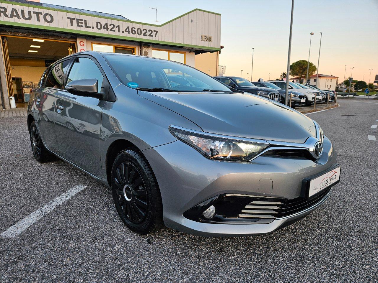 Toyota Auris 5 Porte Auris 1.2t Lounge