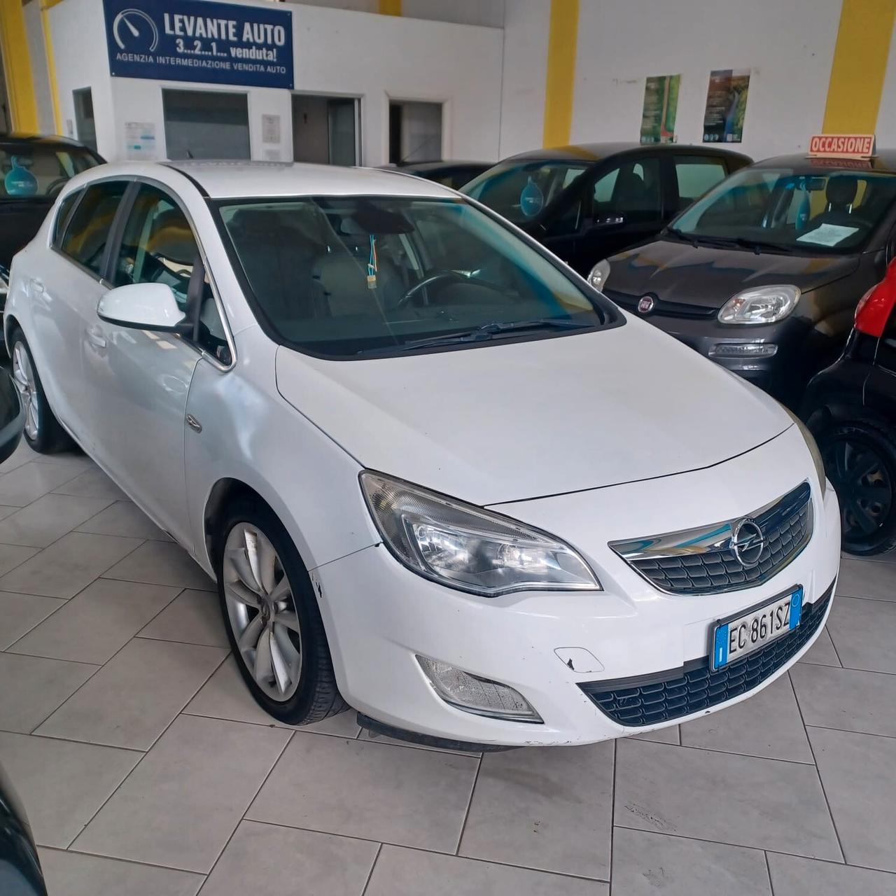 FULL OPTIONAL NEOPATENTATI ASTRA 1.7 TDI