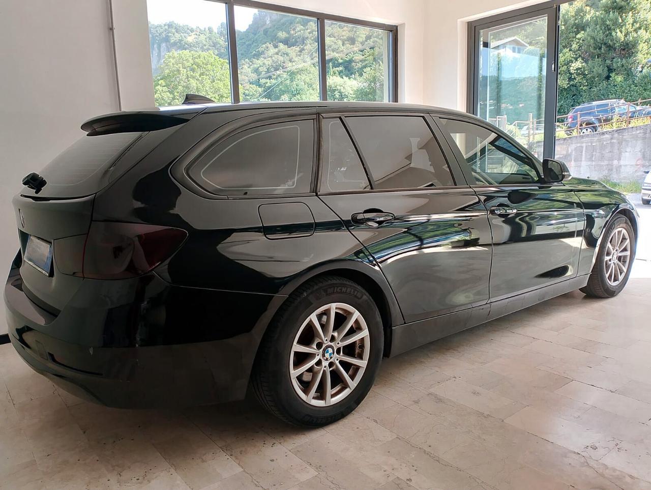 Bmw 316d Touring Sport-Automatico-Navi