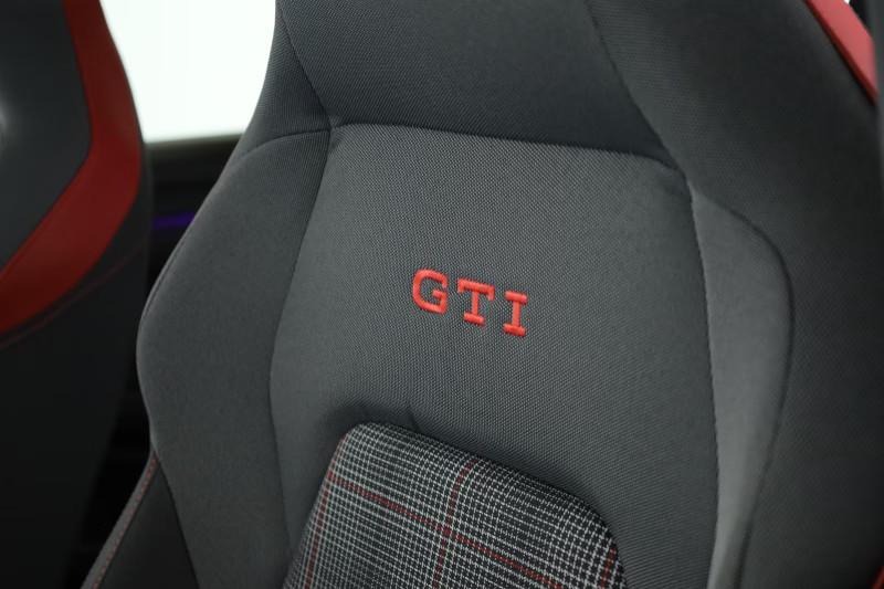 VOLKSWAGEN GOLF GTI DSG Nero LED Pano HUD Navi SHZ Kam 19" *AUTO SU ORDINAZIONE*