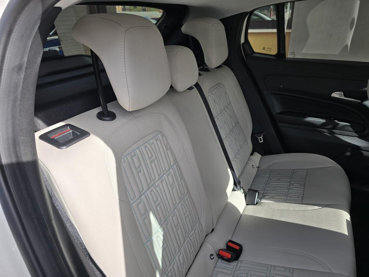 Fiat 600 Hybrid 100 CV DCT MHEV La Prima