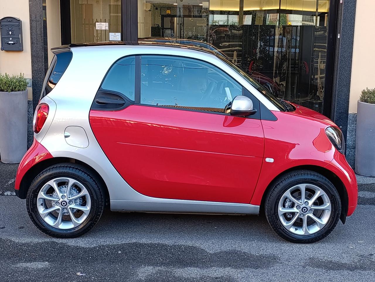 Smart ForTwo 70 1.0 twinamic 2019 km 27.572 certificati