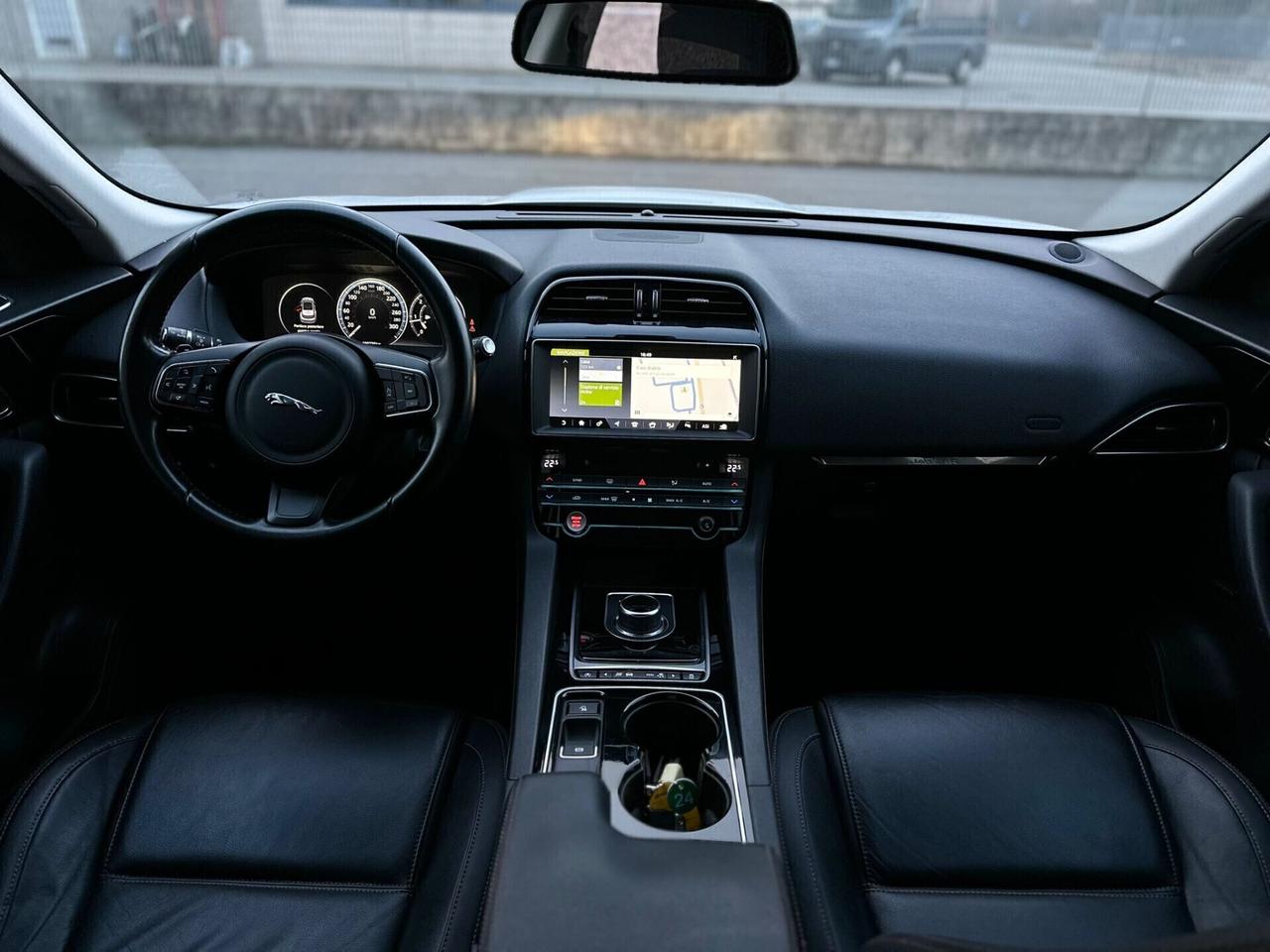 Jaguar F-Pace 2.0 D 180 CV Prestige VIRTUAL COCKPIT