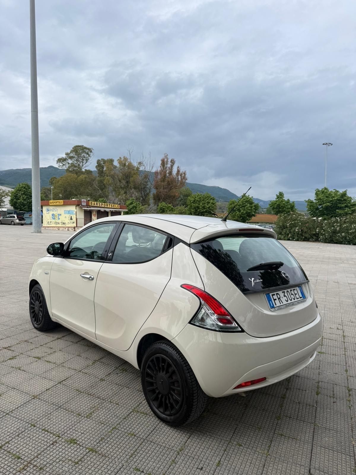 Lancia Ypsilon 1.2 69 CV 5 porte GPL Ecochic Unyca