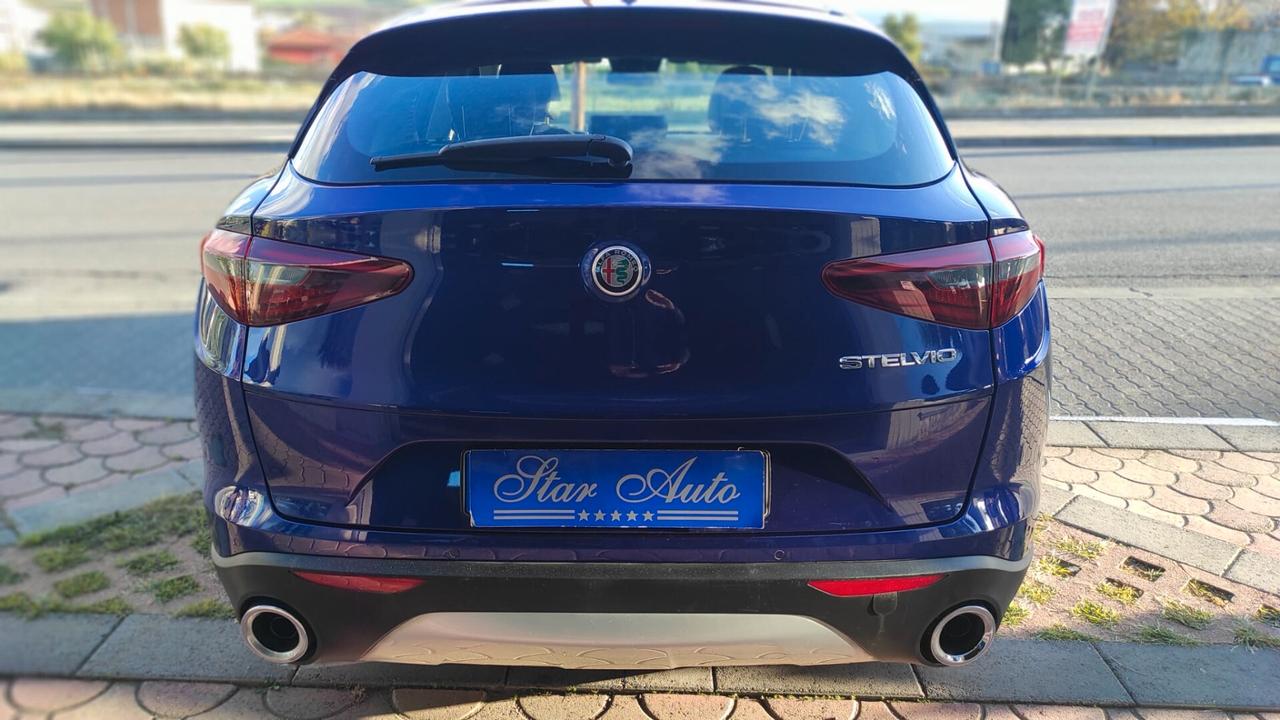 Alfa Romeo Stelvio 2.2 Turbodiesel 160 CV AT8 RWD Super