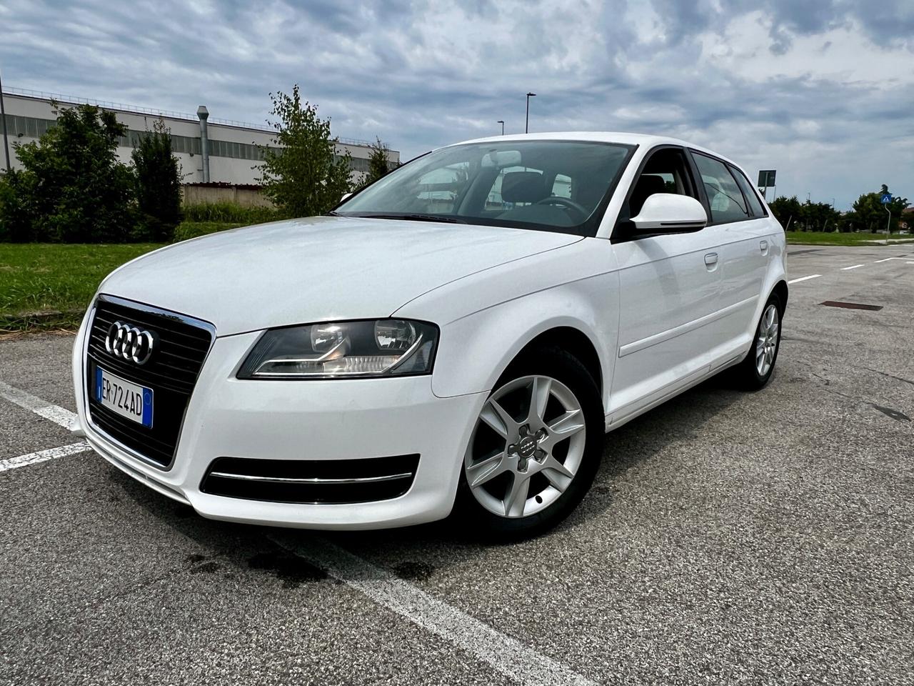 Audi A3 SPB 1.6 TDI 105 CV CR Ambition