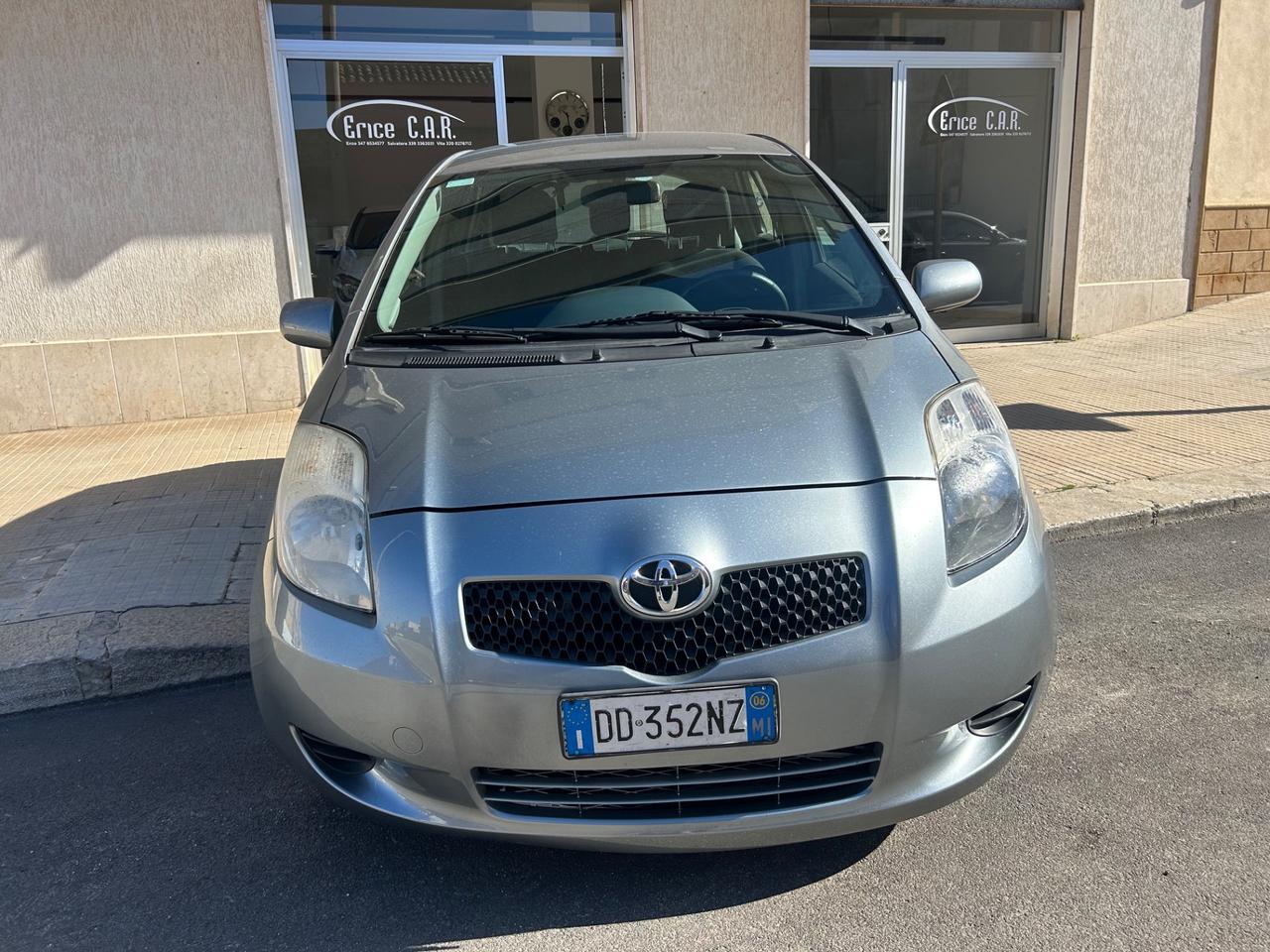 Toyota Yaris 1.0 5 porte Sol