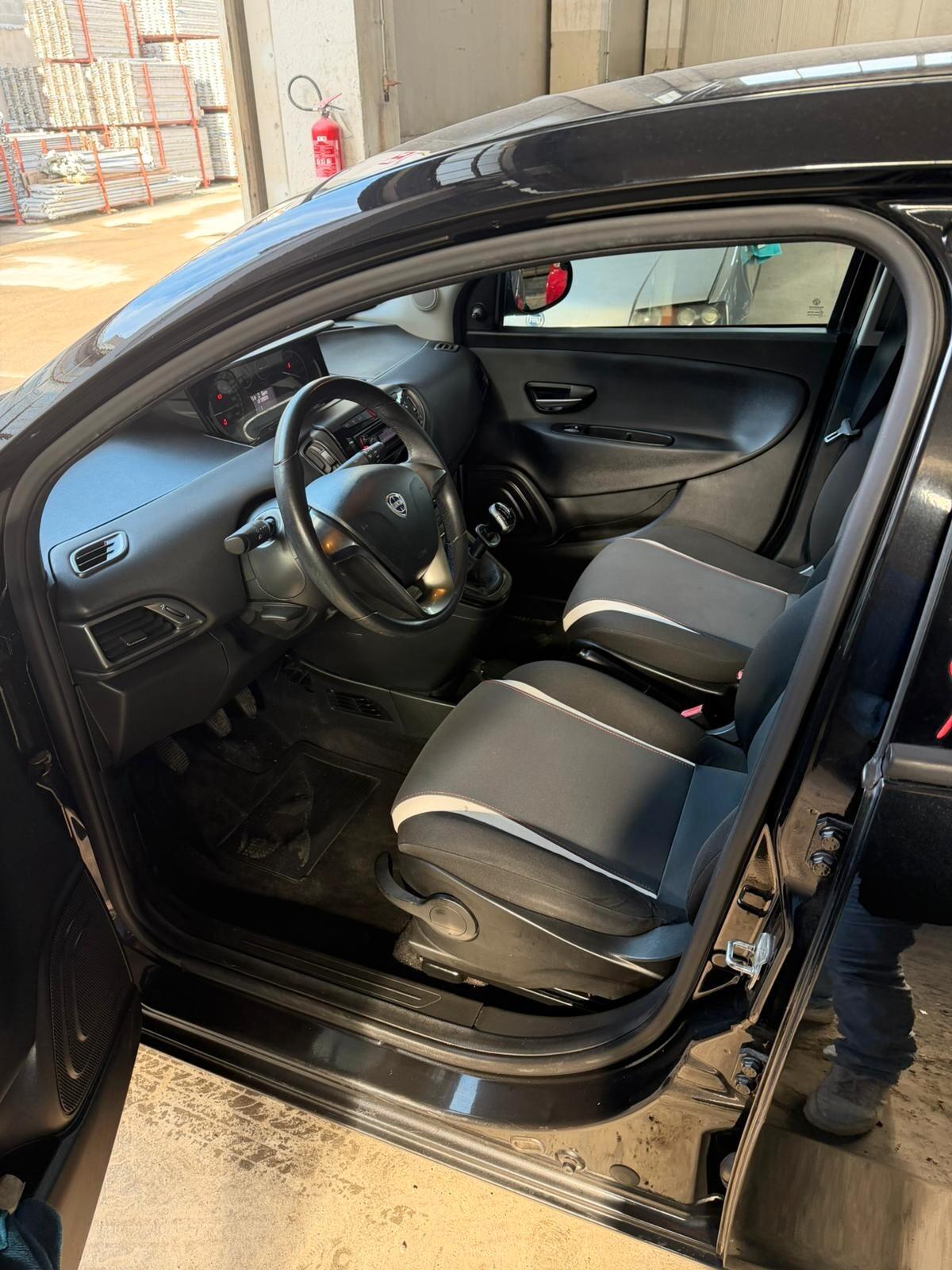 Lancia Ypsilon 1.2 69 CV 5 porte GPL Ecochic Platinum