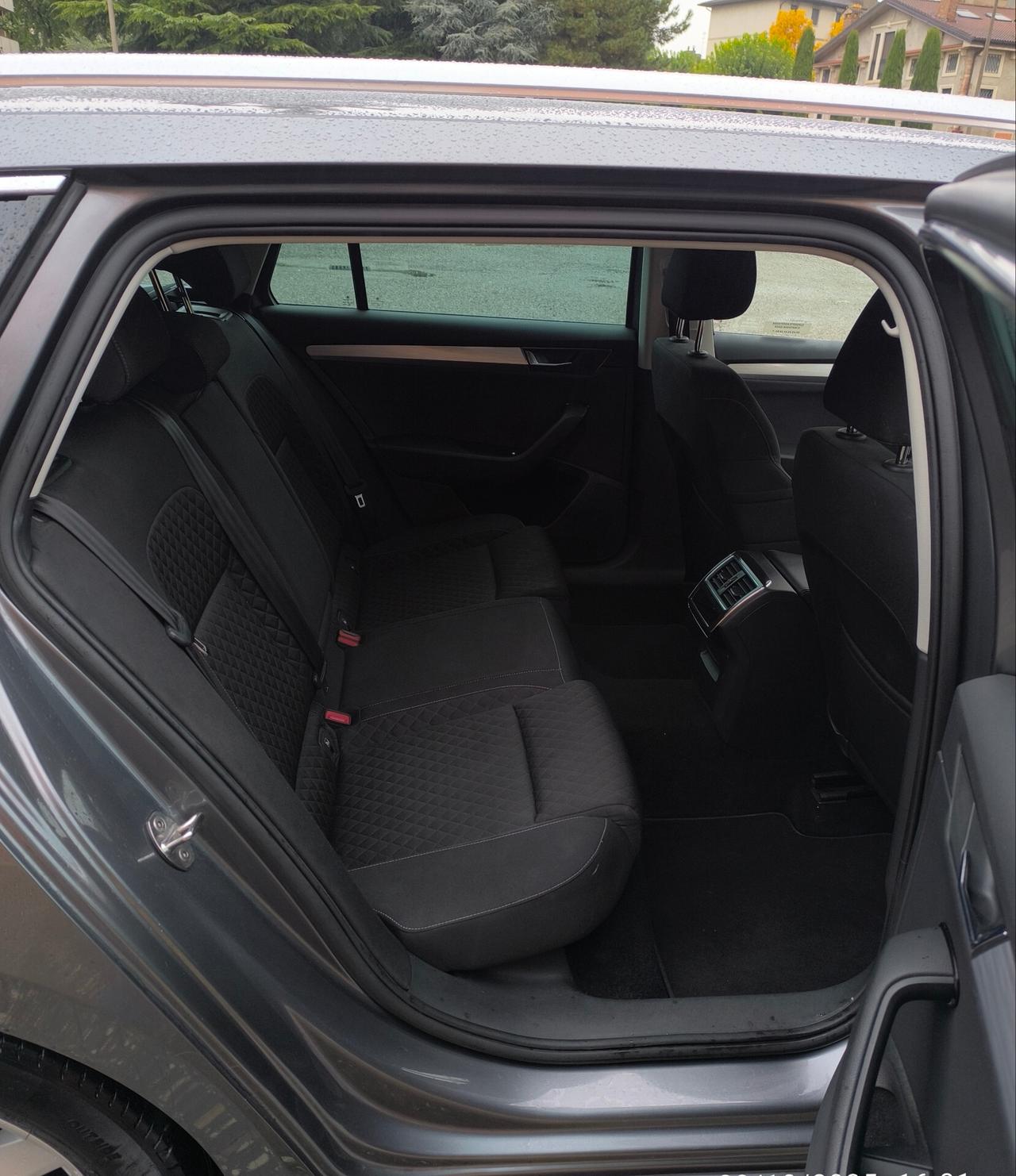 Skoda Superb 2.0 TDI EVO 150 CV SCR DSG Wagon Executive