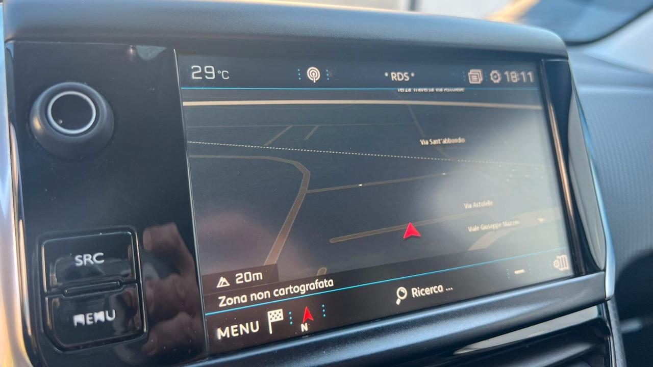 Peugeot 2008 BlueHDi 100 Allure Navi+Retrocamera