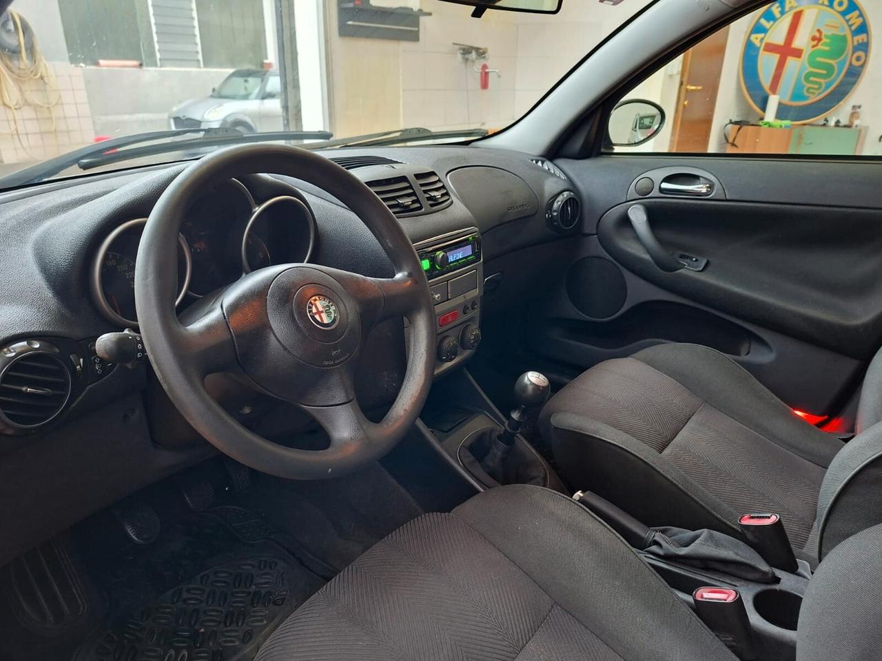 Alfa Romeo 147 5p 1.9 jtd Distinctive 115cv, adatta a neop.