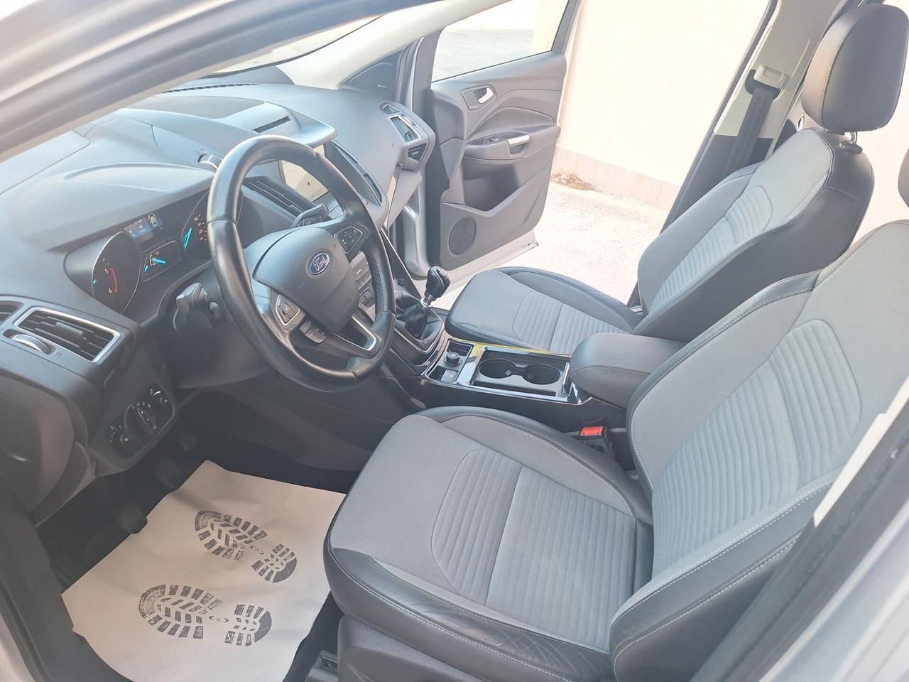Ford Kuga 1.5 TDCI 120 CV NAVI GANCIO TRAINO