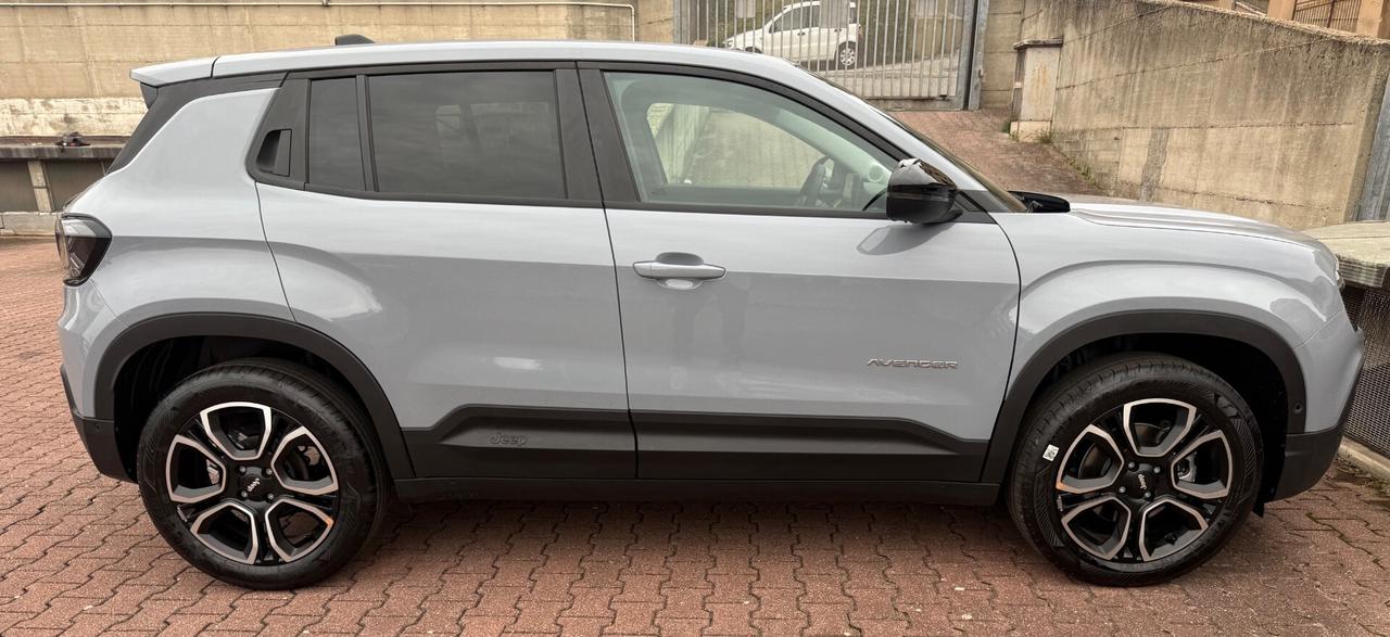 Jeep Avenger 1.2 e-Hybrid 110 cv MHEV Summit