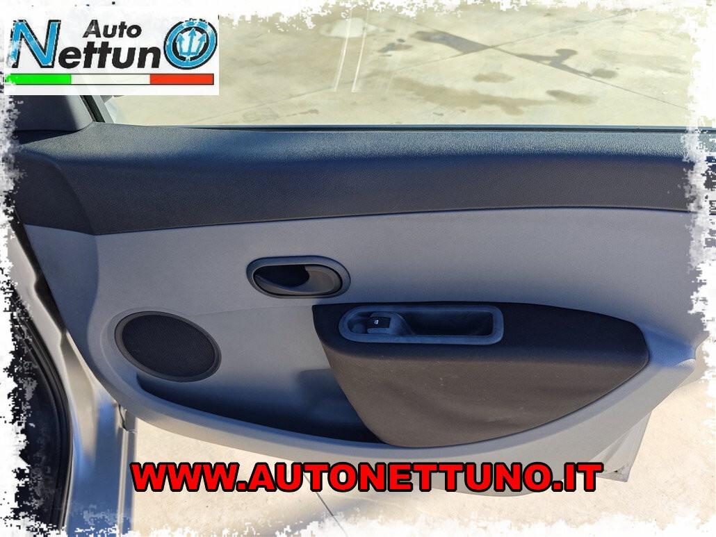 Renault Clio Storia 1.2 16V 5 porte Dynamique