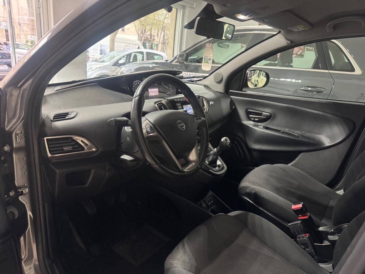 Lancia Ypsilon 1.3 MJT 95 CV 5p Gold