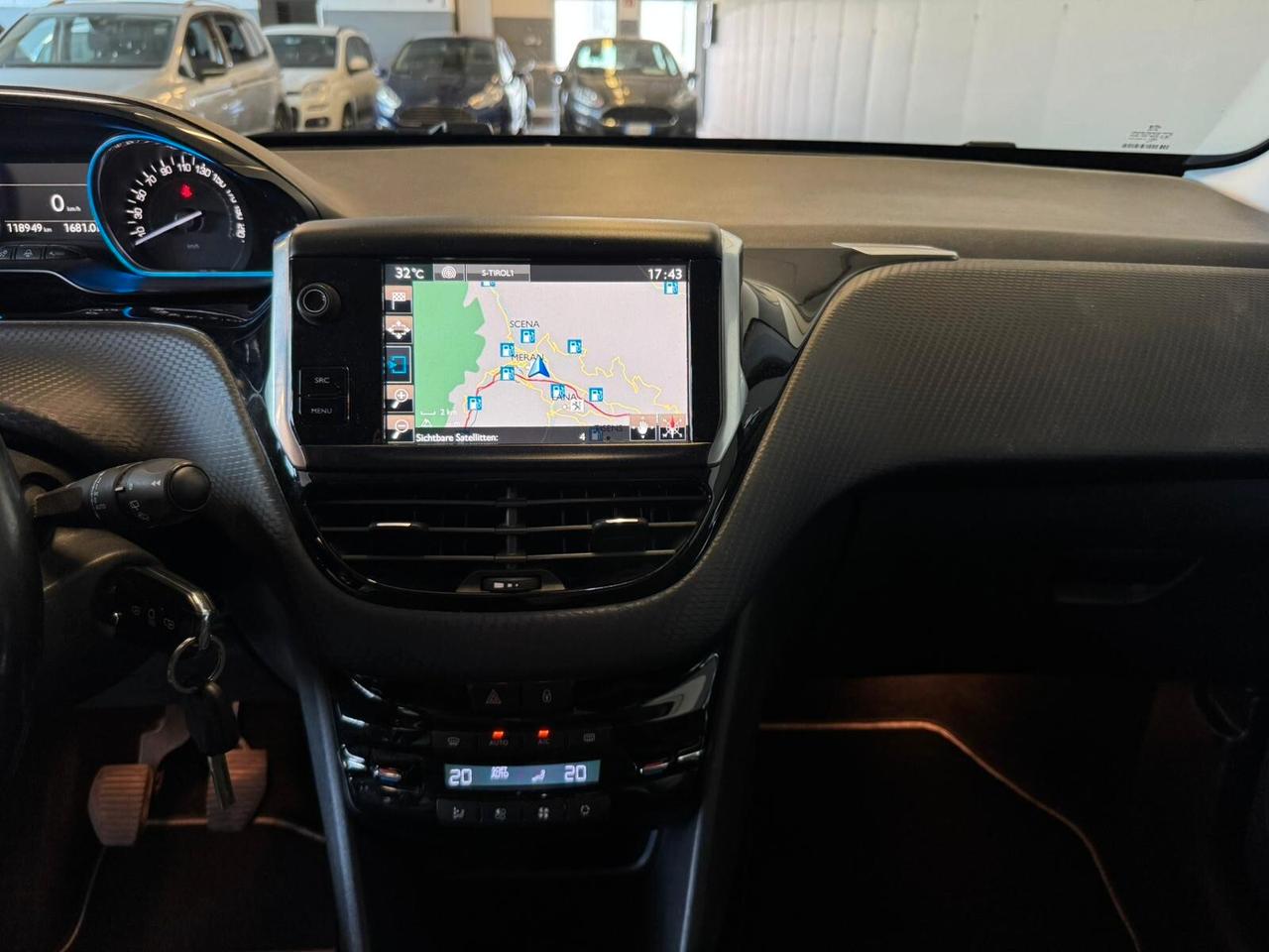 Peugeot 2008 BlueHDi 100 Allure