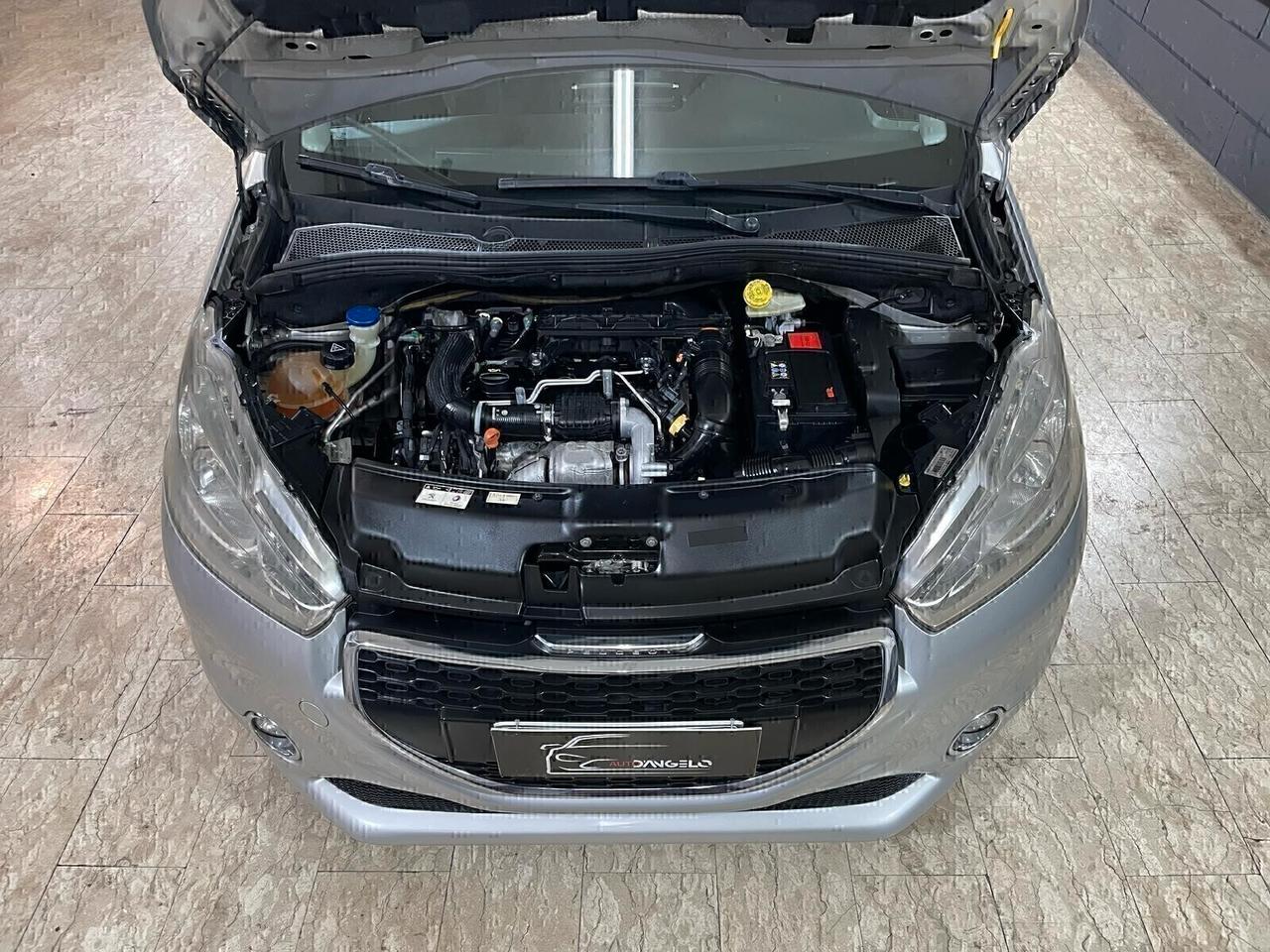 Peugeot 208 1.4 HDi 68 CV 5 porte Allure