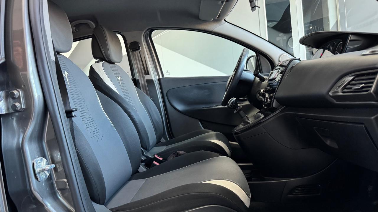 Lancia Ypsilon 0.9 TwinAir 85 CV 5 porte Metano Ecochic Elle