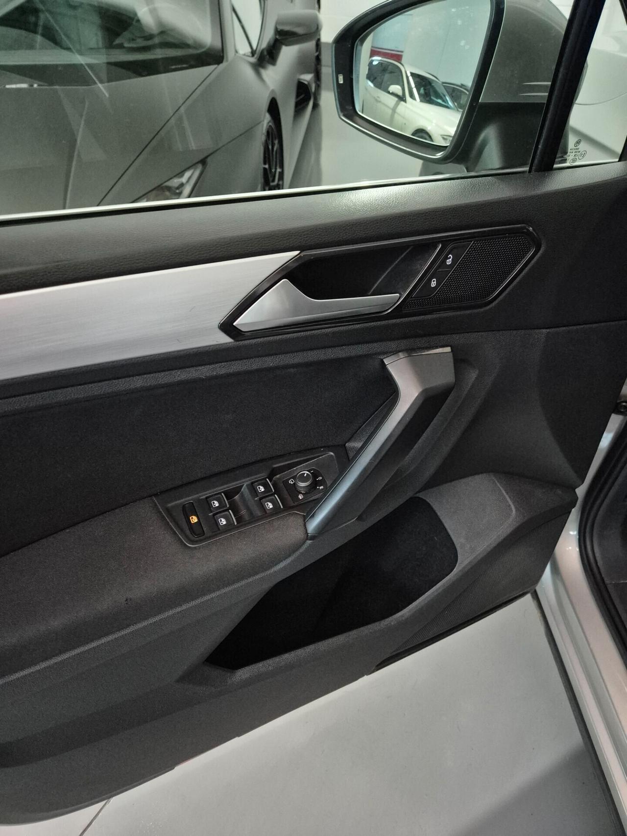 Volkswagen Tiguan 2.0 150cv 4Motion DSG CarPlay RADAR Finanziabile