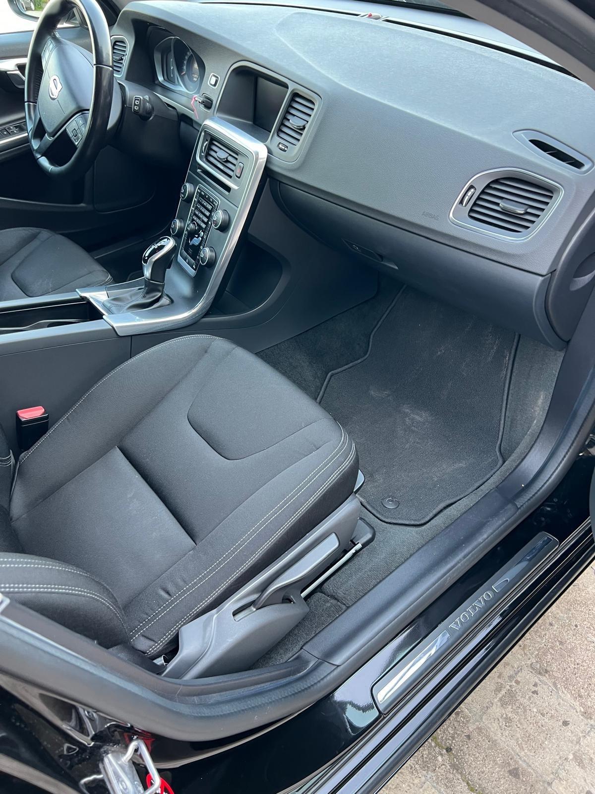 Volvo V60 D2 Geartronic Business 2.0 DIESEL ANNO 2018