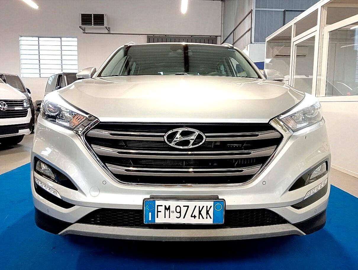 Hyundai TUCSON 1.7 CRDI XPOSSIBLE 19" CAMERA *CAMBIO NUOVO*