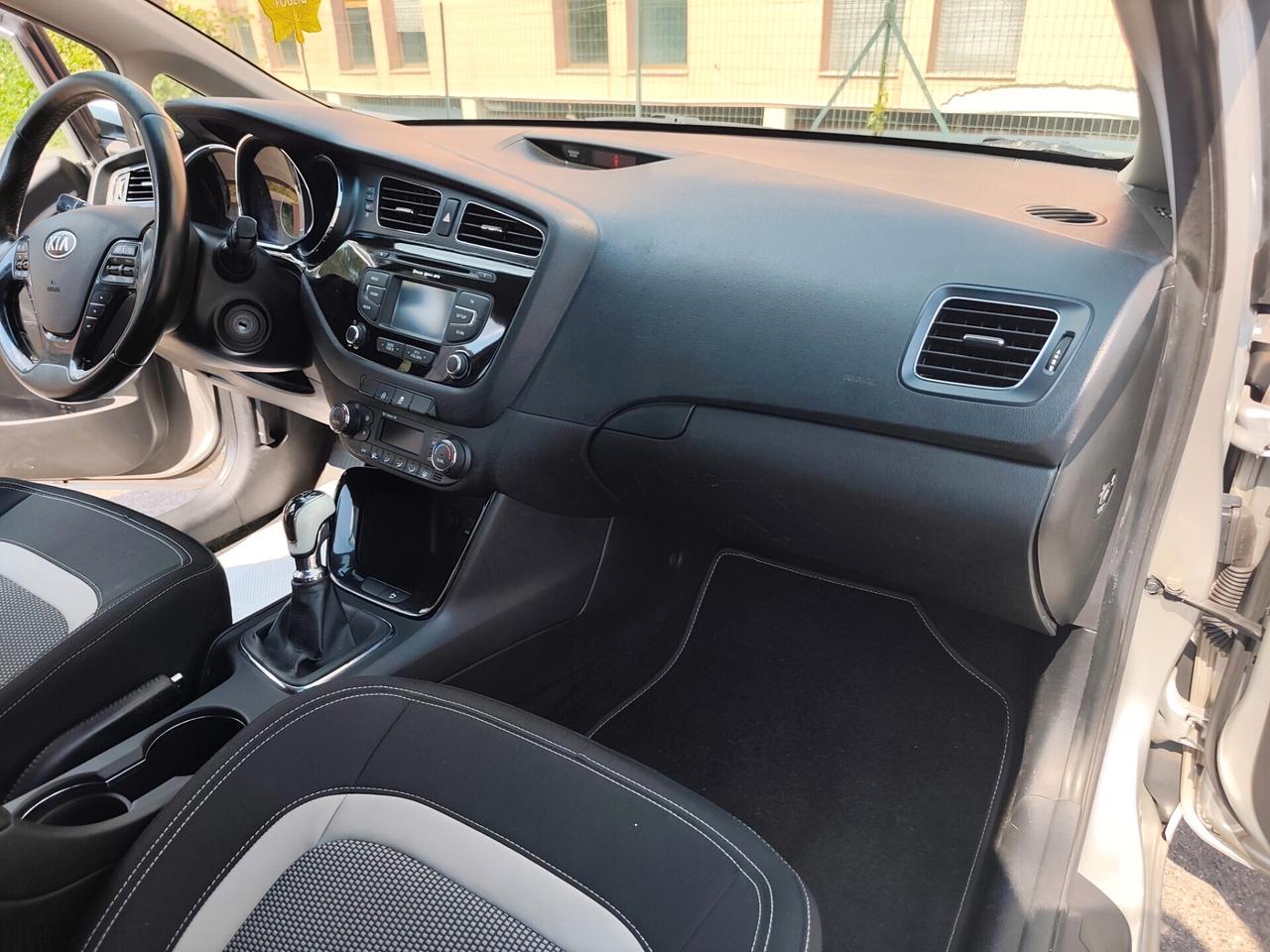 Kia Ceed cee'd 1.6 CRDi 110 CV SW neopatentati