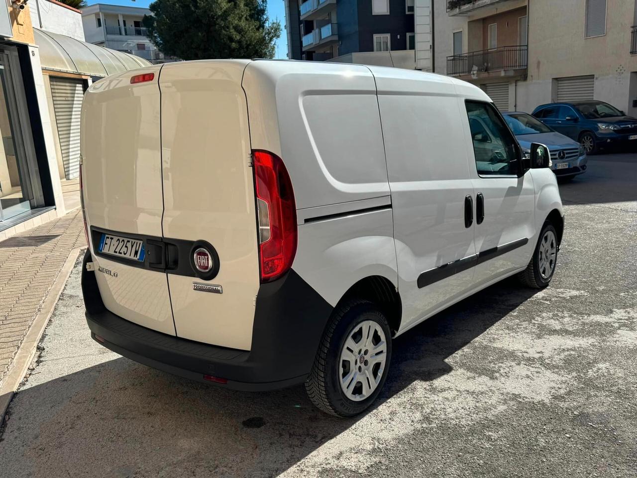 FIAT DOBLO CARGO FURGONE 1.3 MJ 95 CV. 2 POSTI PERFETTA