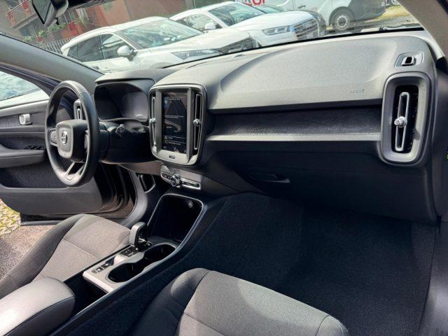 VOLVO XC40 T2 Geartronic Momentum Core