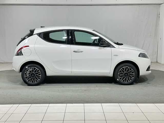 Lancia Ypsilon 1.0 FireFly 5 porte S&S Hybrid Platino KM ZERO