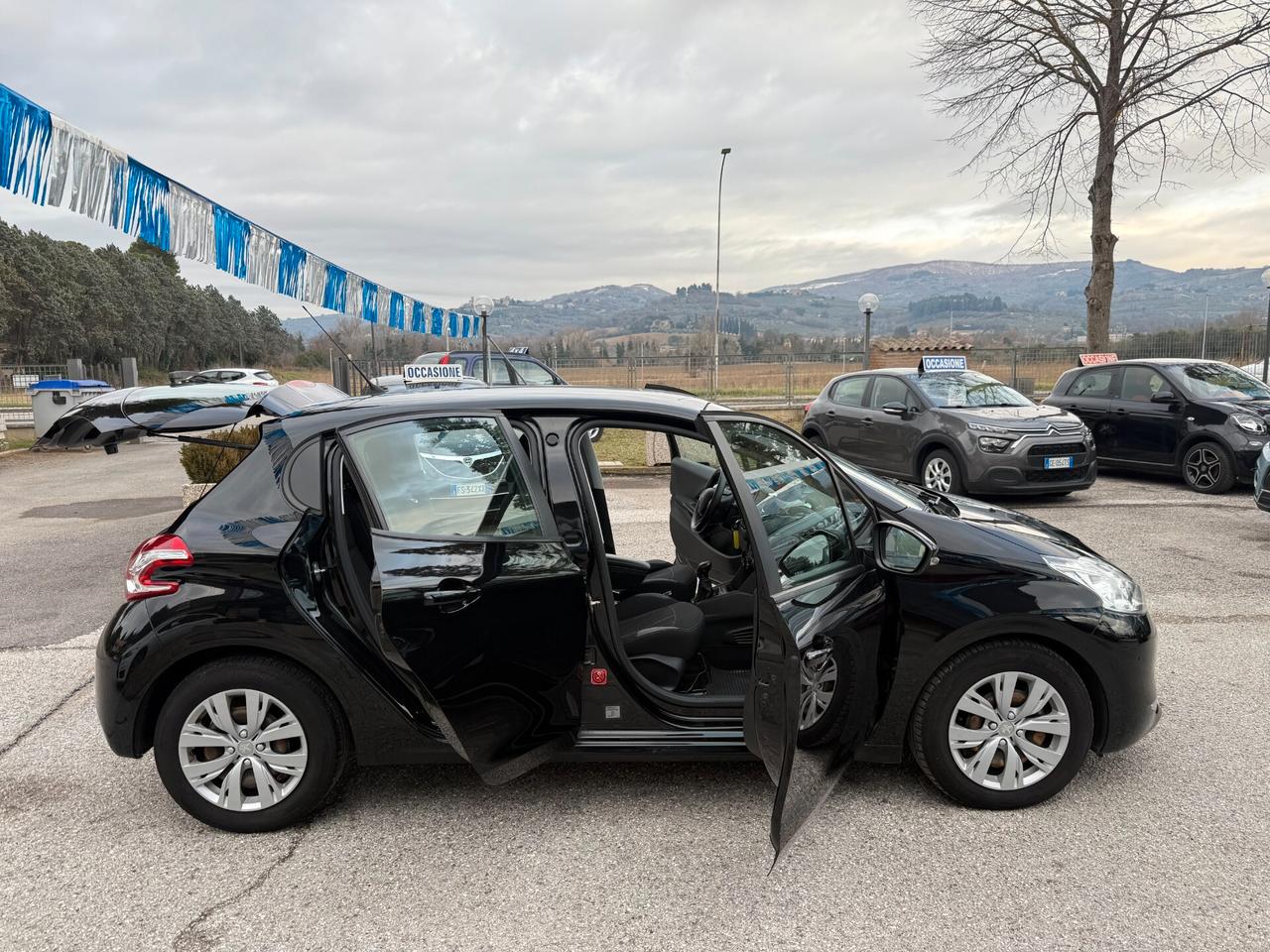 " UNA CHICCA " Peugeot 208 1.6 e-HDi 92 CV Allure