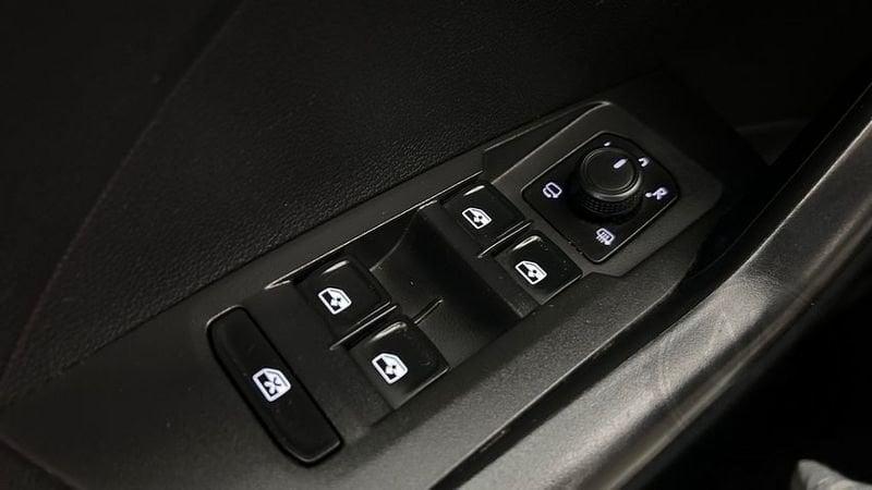 Volkswagen T-Cross 1.0 TSI Style BMT IQ PACK CARPLAY CLIMA AUTOM.