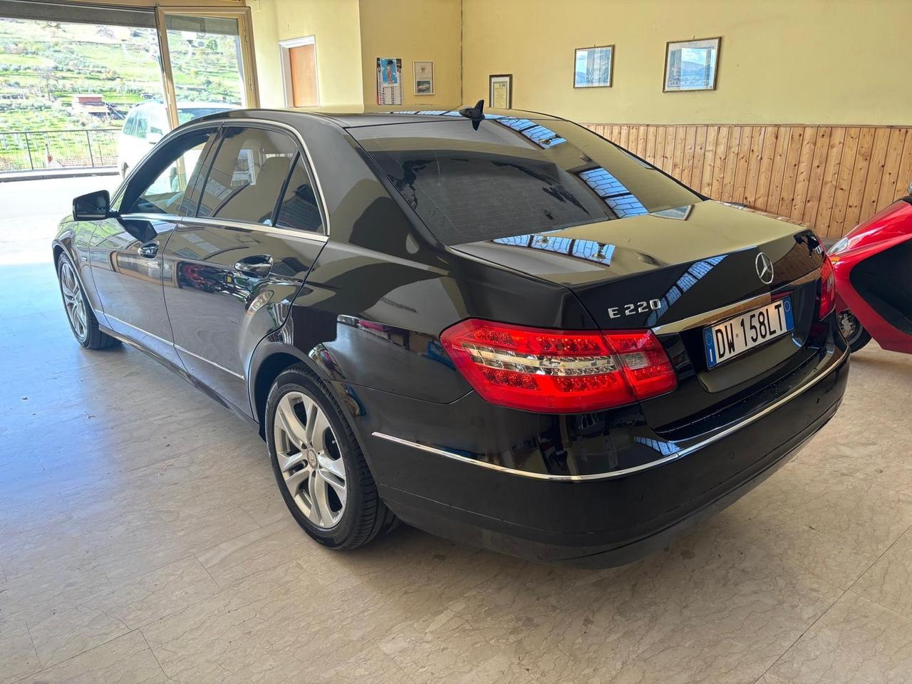 Mercedes-benz E 220 CDI BlueEFFICIENCY Avantgarde AMG