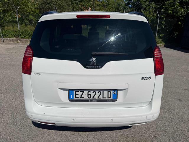 PEUGEOT 5008 1.6 HDi 115CV Allure senza nessun lavoro da fare