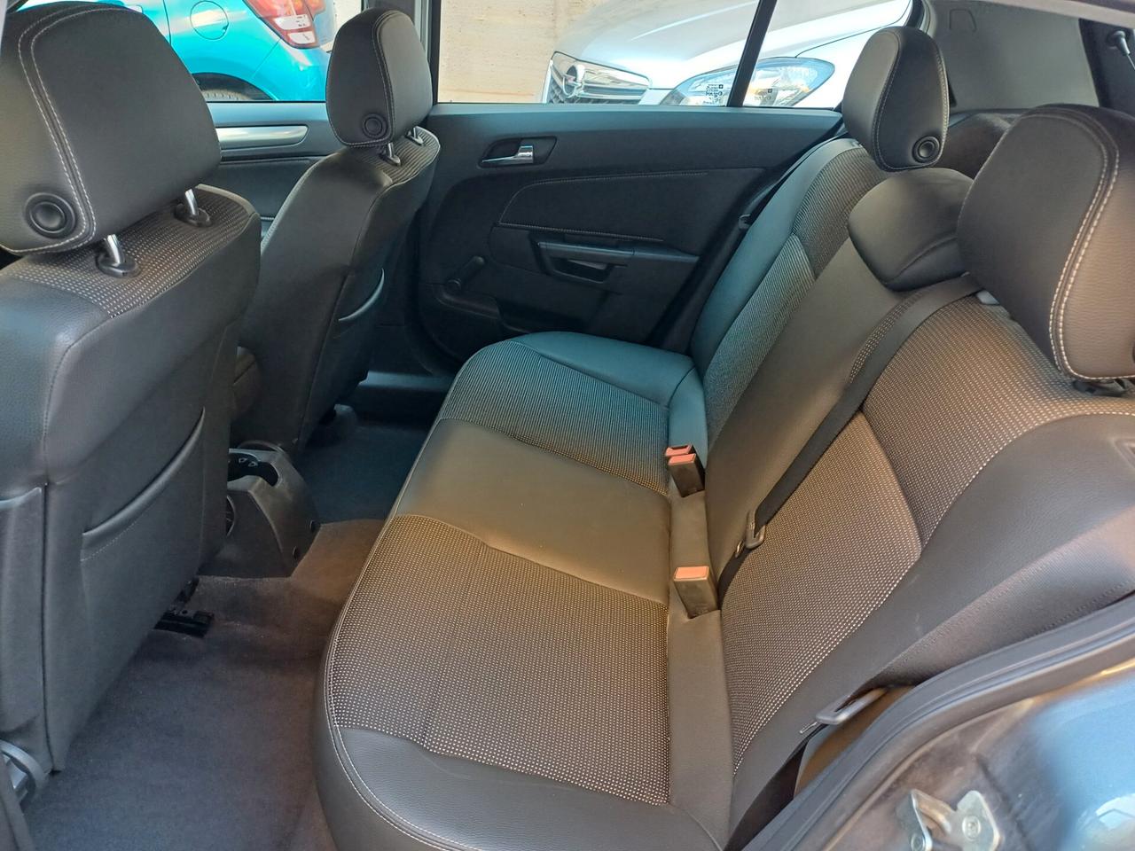Opel Astra 1.7 CDTI 110CV 5 porte Cosmo