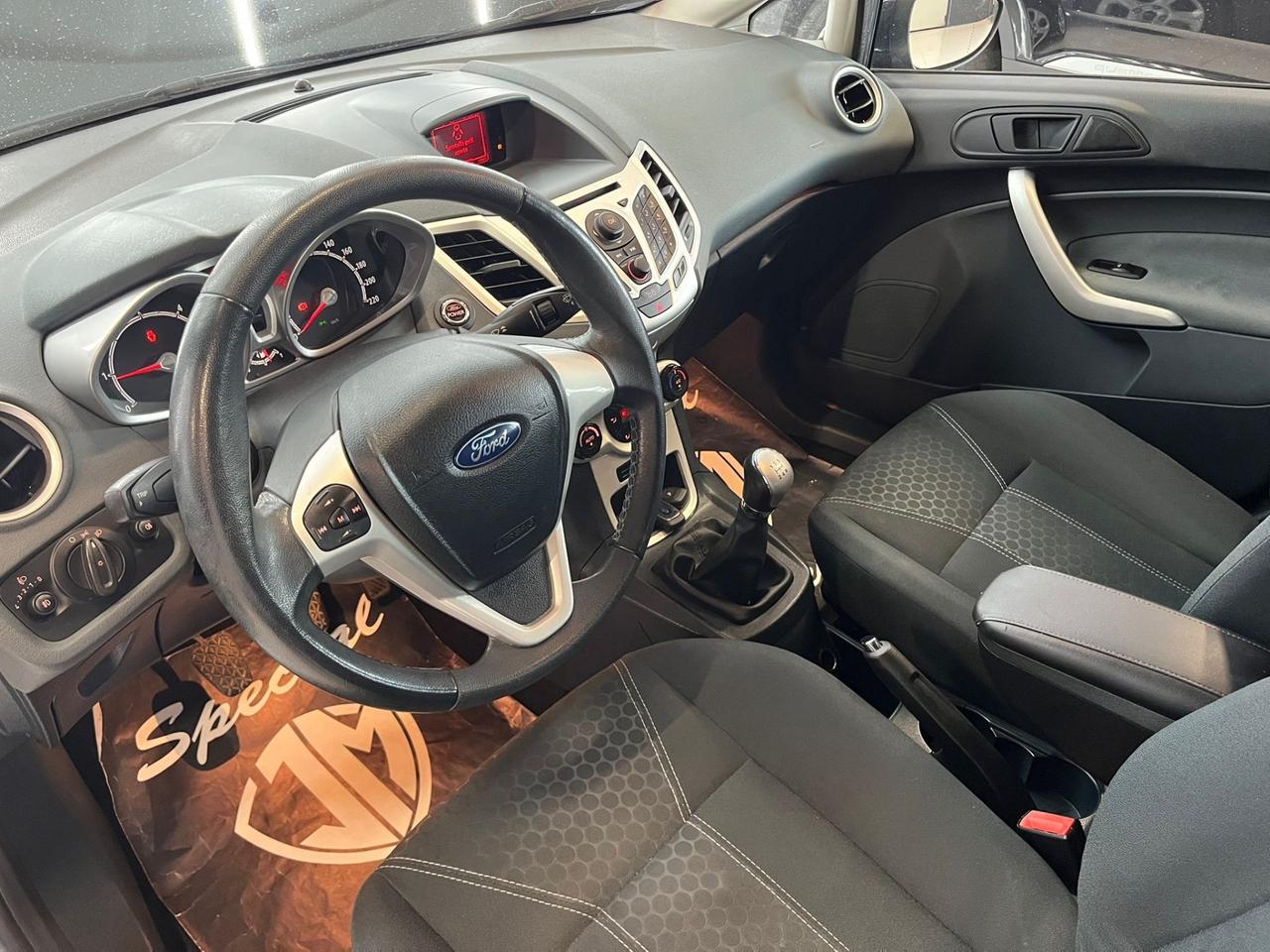 Ford Fiesta 1.4 TDCi 5p. Titanium OK NEOPATENTATI