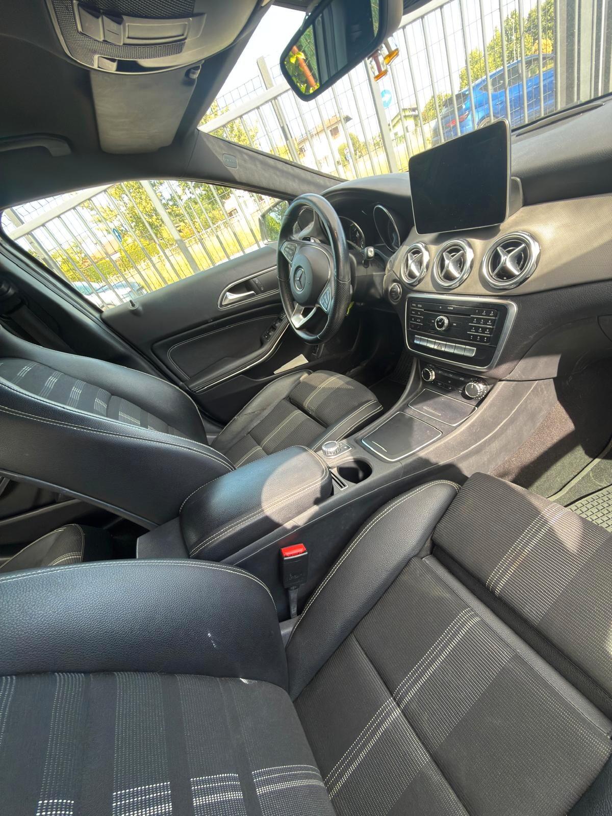 Mercedes-benz GLA 180 Premium