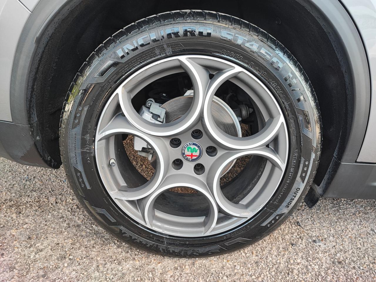 Alfa Romeo Stelvio 2.2 Turbodiesel 160 CV AT8 RWD Sport-Tech