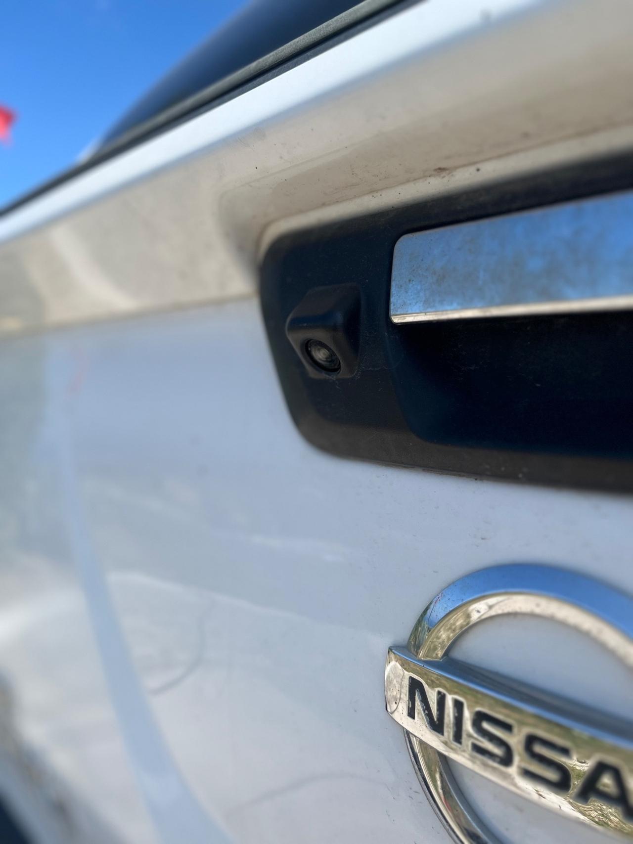Nissan Navara 2.5 dCi 190CV 4 porte Double Cab LE