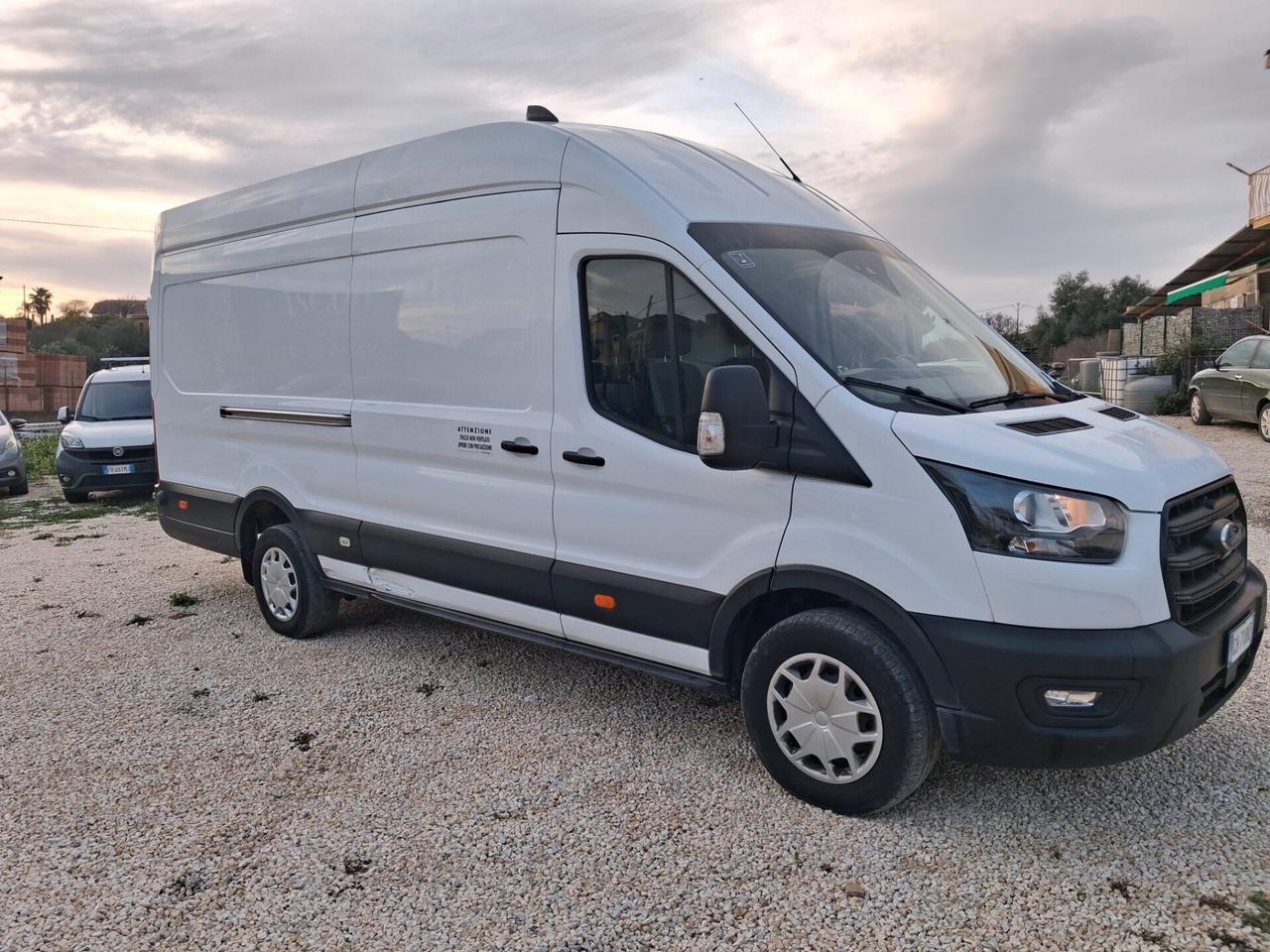 Ford transit passo lungo tetto alto iva esposta